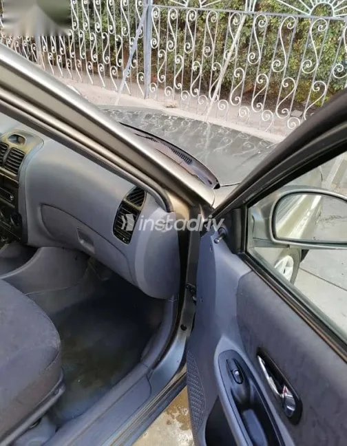 هيونداي فيرنا 2009 فضي مستعملة للبيع - 4