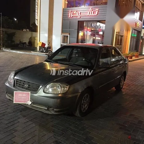 هيونداي فيرنا 2009 فضي مستعملة للبيع - 6