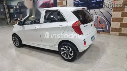 كيا بيكانتو 2015 أبيض مستعملة للبيع - 10