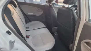 كيا بيكانتو 2015 أبيض مستعملة للبيع