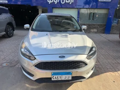 فورد فوكس 2018 فضي مستعملة للبيع - 3