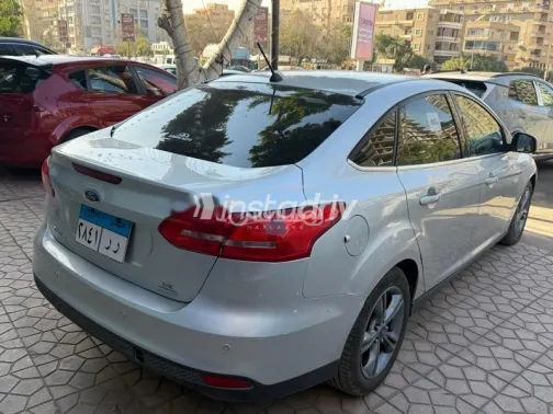 فورد فوكس 2018 فضي مستعملة للبيع - 5