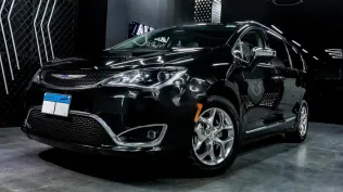 Chrysler Pacifica 2018 Black Used for Sale