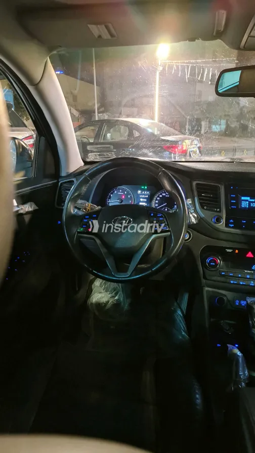 Hyundai Tucson 2018 White Used for Sale - 4