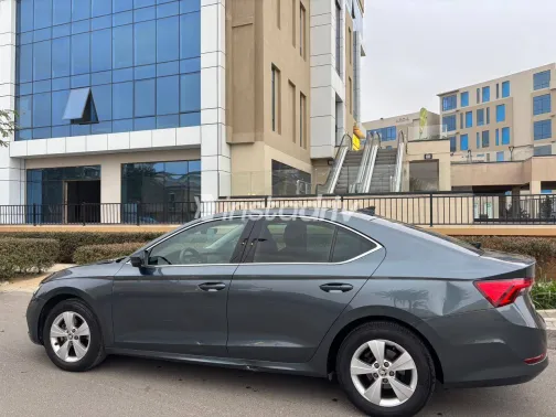 سكودا اوكتافيا A8 2021 أبيض مستعملة للبيع - 1