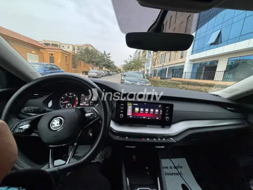 سكودا اوكتافيا A8 2021 أبيض مستعملة للبيع - 3