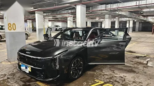 كيا K8 2025 أسود مستعملة للبيع - 1