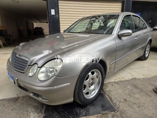 Mercedes E 240 2003 Gold Used for Sale - 2