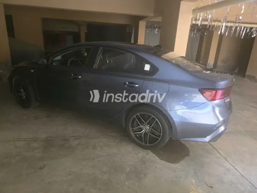 كيا جراند سيراتو 2022 أبيض مستعملة للبيع - 2