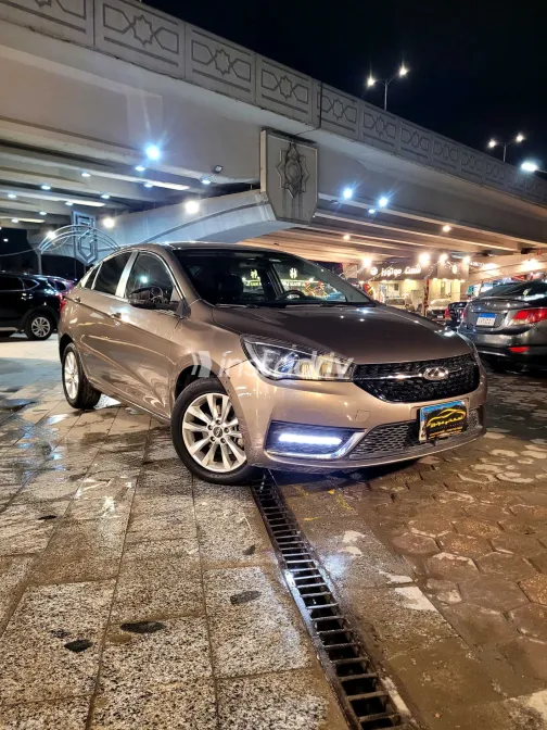 شيرى اريزو 5 2023 أبيض مستعملة للبيع - 1