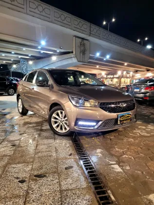 شيرى اريزو 5 2023 أبيض مستعملة للبيع