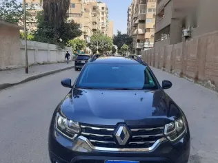 رينو داستر 2022 رمادي مستعملة للبيع