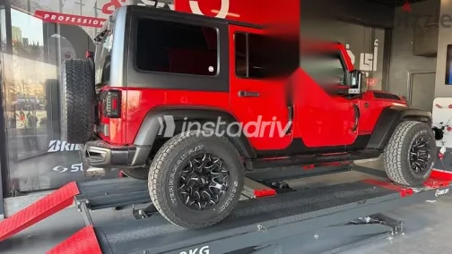 جيب رانجلر 2012 أحمر مستعملة للبيع - 3