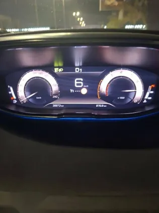 بيجو 5008 2022 أبيض مستعملة للبيع