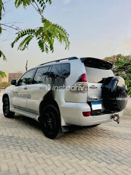 تويوتا برادو 2007 فضي مستعملة للبيع - 3