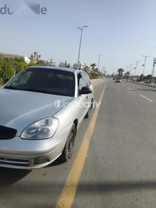 Daewoo Nubira 2000 Silver Used for Sale - 1