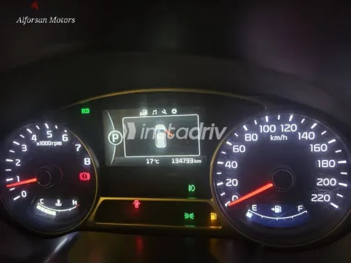 Kia Soul 2015 Beige Used for Sale - 10