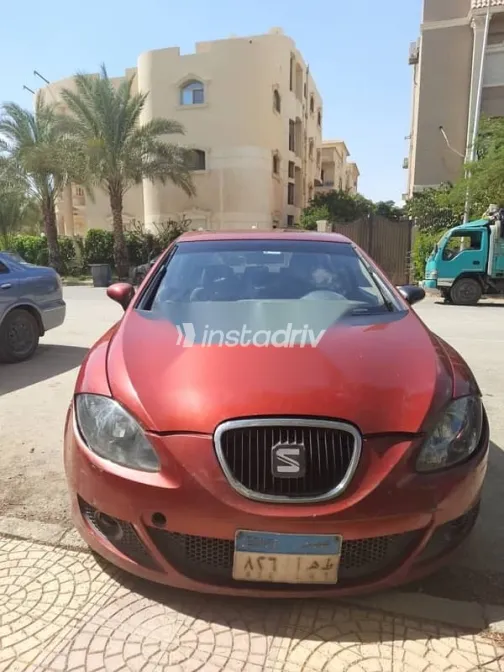 سيات ليون 2009 أحمر مستعملة للبيع - 2