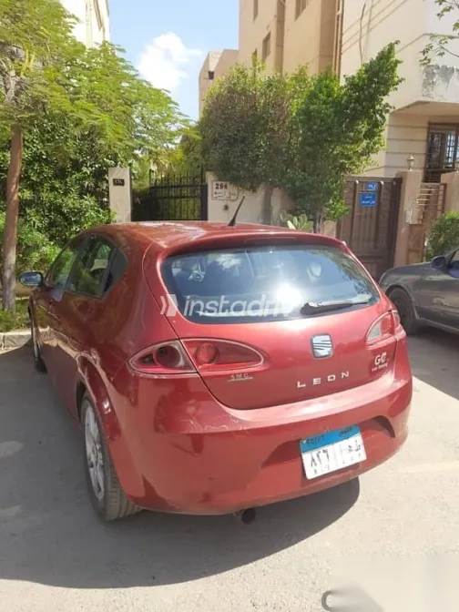 سيات ليون 2009 أحمر مستعملة للبيع - 4