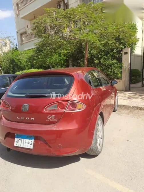 سيات ليون 2009 أحمر مستعملة للبيع - 5