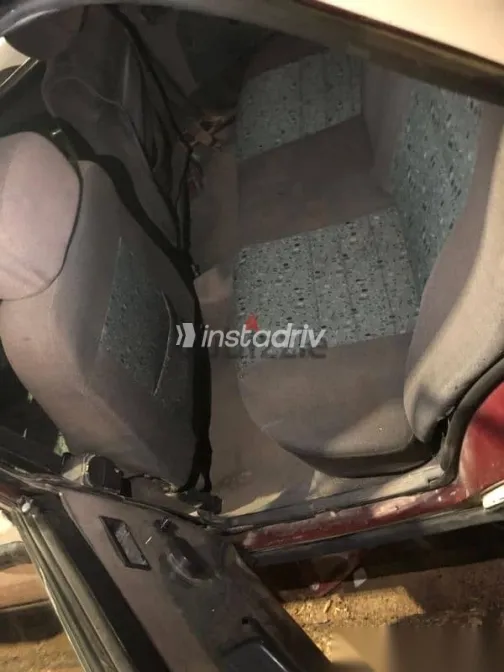 فيات شاهين 2005 أبيض مستعملة للبيع - 2