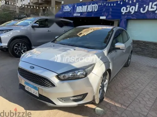 فورد فوكس 2018 فضي مستعملة للبيع - 1