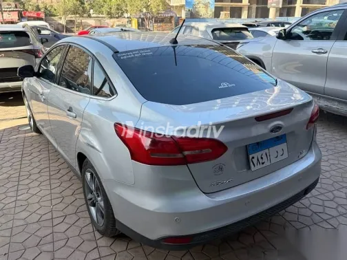 فورد فوكس 2018 فضي مستعملة للبيع - 3