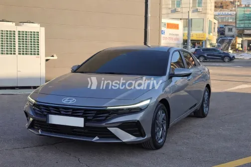 هيونداي افانتي 2025 أبيض مستعملة للبيع - 4