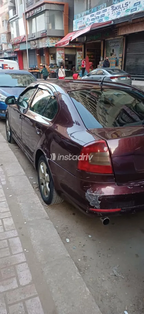 سكودا اوكتافيا A5 2011 أبيض مستعملة للبيع - 2