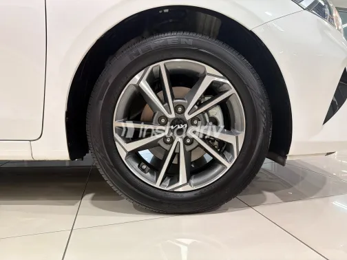 كيا K3 2024 أبيض مستعملة للبيع - 6