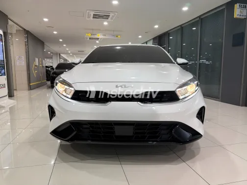كيا K3 2024 أبيض مستعملة للبيع - 9