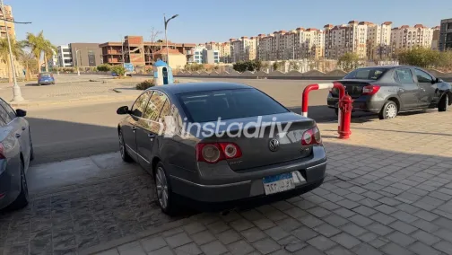 فولكس فاغن باسات 2007 أبيض مستعملة للبيع - 8