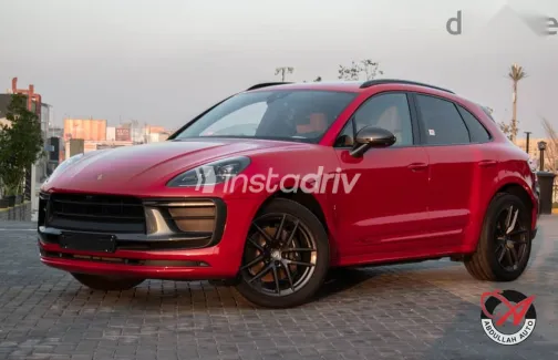 بورش ماكان 2023 أحمر مستعملة للبيع - 2