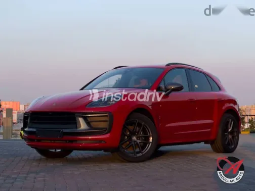 بورش ماكان 2023 أحمر مستعملة للبيع - 3