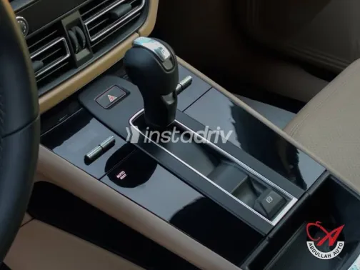 بورش ماكان 2023 أحمر مستعملة للبيع - 7