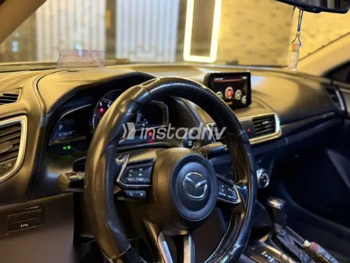 مازدا 3 2018 فضي مستعملة للبيع - 3