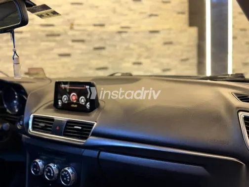 مازدا 3 2018 فضي مستعملة للبيع - 6