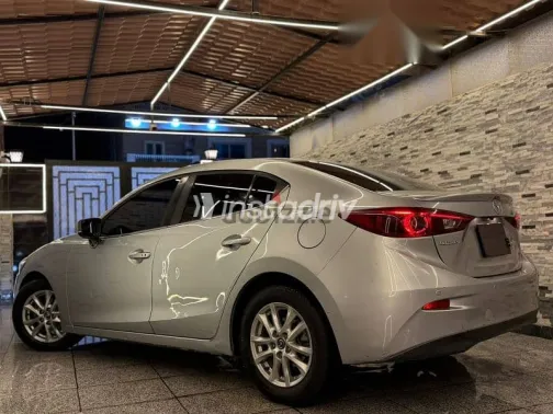 مازدا 3 2018 فضي مستعملة للبيع - 10