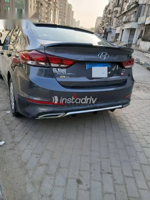 هيونداي إلنترا 2018 رمادي مستعملة للبيع - 4