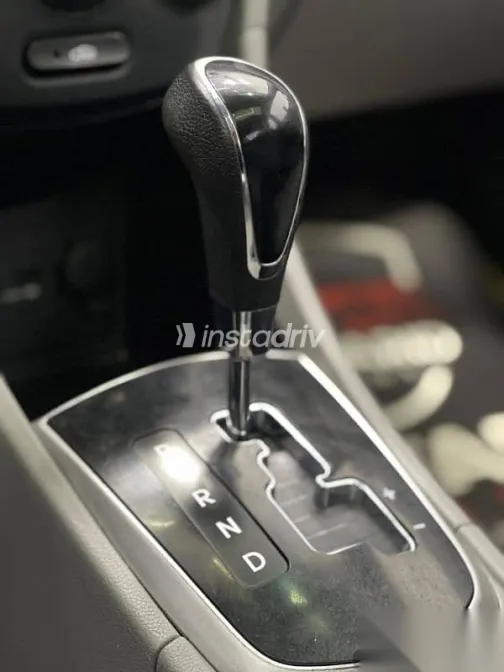 هيونداي اكسنت 2012 أزرق غامق مستعملة للبيع - 4