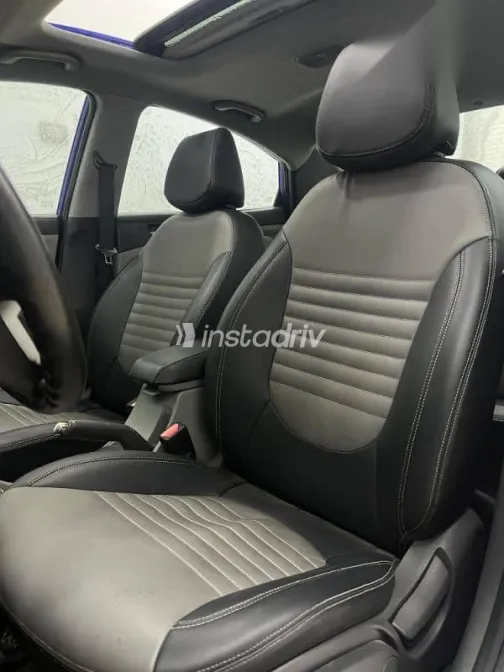 هيونداي اكسنت 2012 أزرق غامق مستعملة للبيع - 8