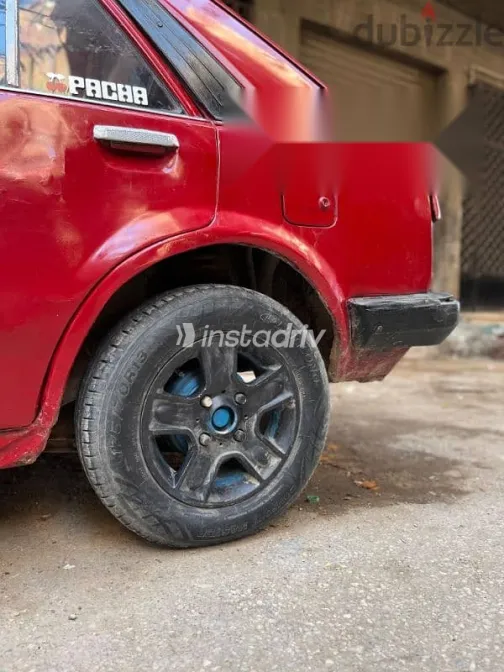 مازدا 323 1981 أحمر مستعملة للبيع - 6