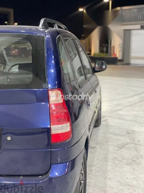 هيونداي ماتريكس 2010 أزرق غامق مستعملة للبيع - 7