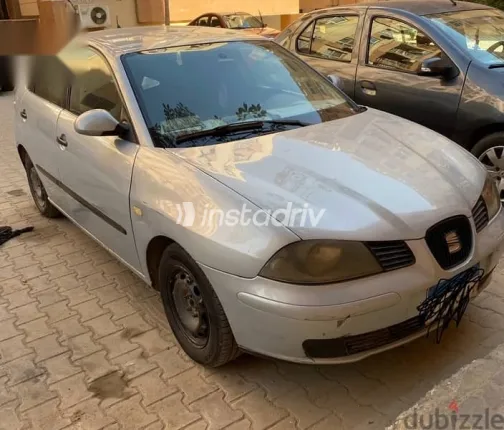 سيات ابيزا 2006 فضي مستعملة للبيع - 2