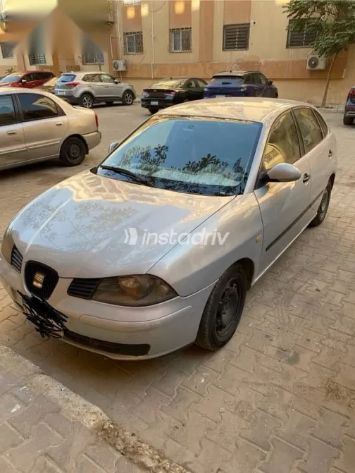 سيات ابيزا 2006 فضي مستعملة للبيع - 3
