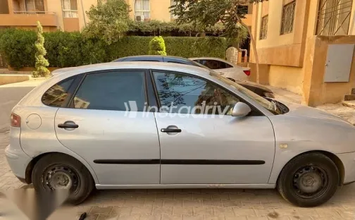 سيات ابيزا 2006 فضي مستعملة للبيع - 6