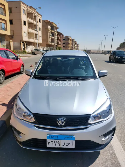 بروتون ساجا 2022 أبيض مستعملة للبيع - 1