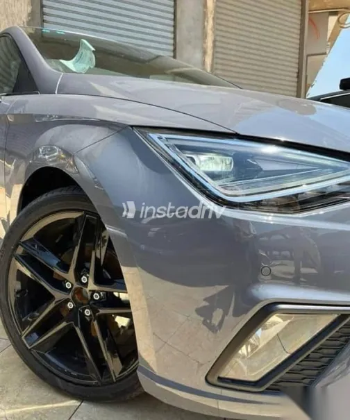 سيات ابيزا 2026 أزرق غامق جديدة للبيع - 2