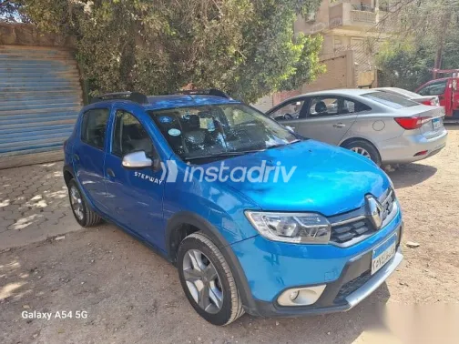 رينو سانديرو 2020 أزرق غامق مستعملة للبيع - 4