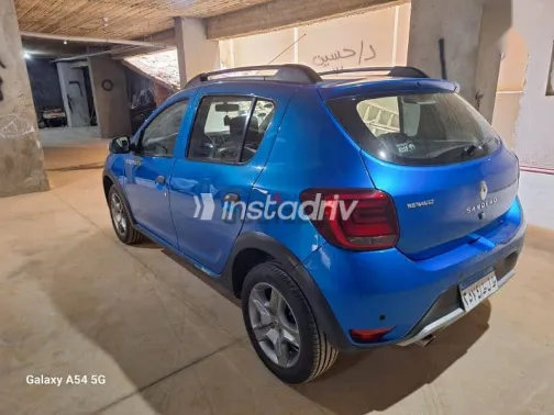 رينو سانديرو 2020 أزرق غامق مستعملة للبيع - 10